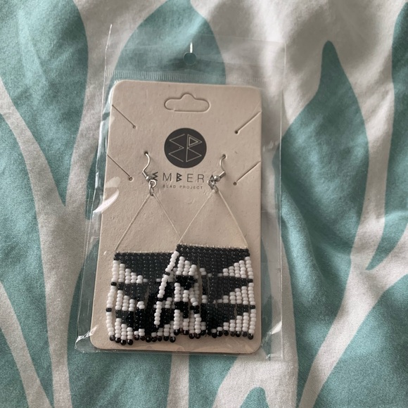 NWT / Embra Bead Project / Freedom Earrings ♥️ / Indigenous beaded Medellin - Picture 1 of 1